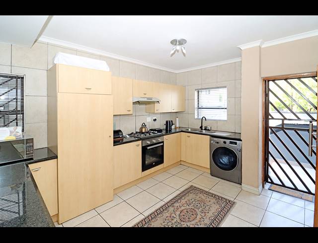3 BEDROOM SECTIONAL TITLE FOR SALE IN GLENHAZEL